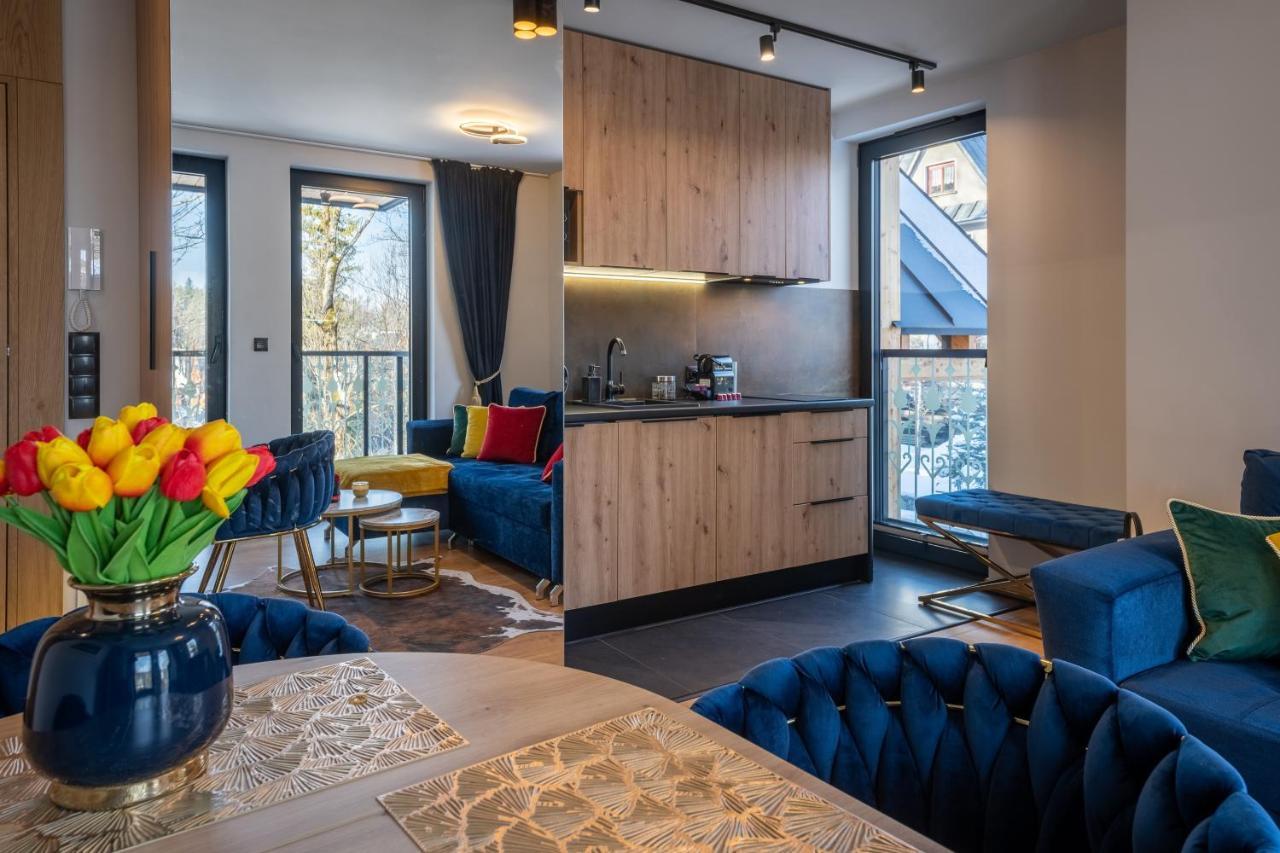 Deluxe Apartment Balcony 4