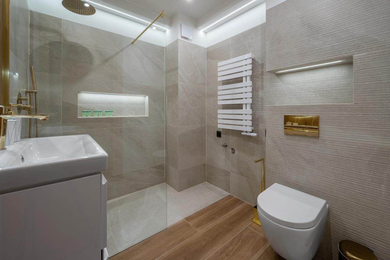 Two-Bedroom Apartment Balcony 10